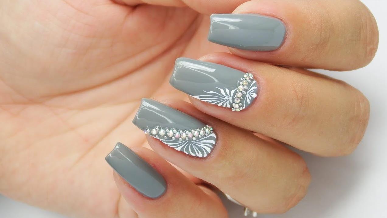 gray nails art