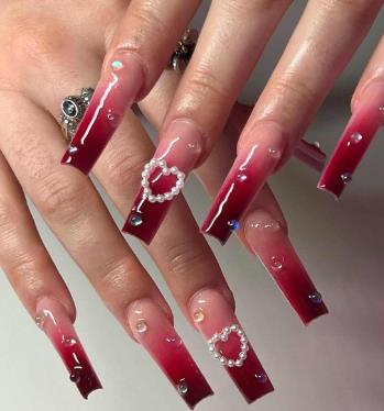 3D Embellished Nail-art