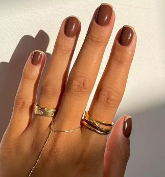 Soft Mocha Nails