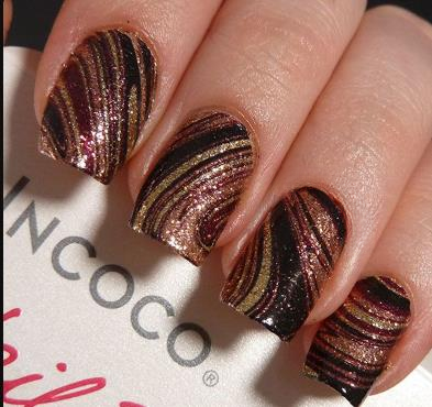 Glittery Swirl Nails