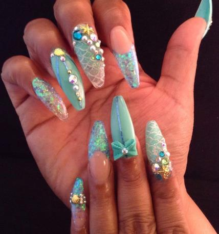 Mermaid Scale Nails beach nails