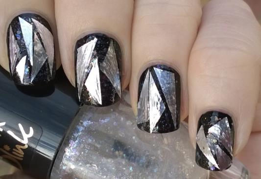 Shattered Foil Nails