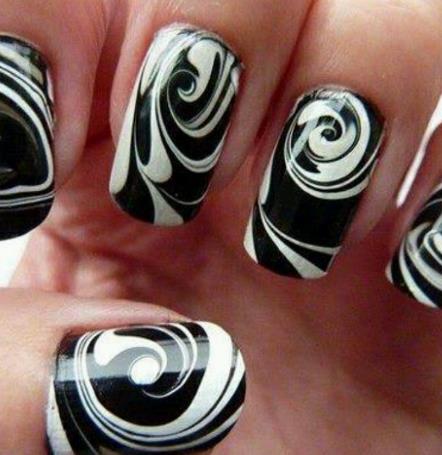 Swirl Black Fall Nails