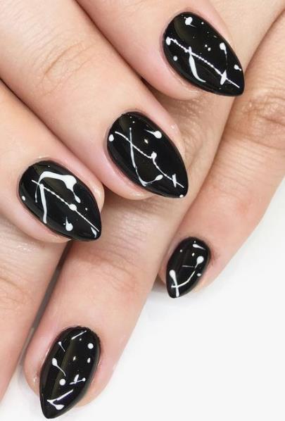 Half-sies Black Fall Nails