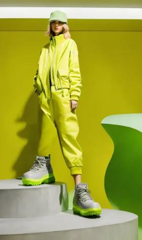 Inflatable Fashion Statement avant-garde dress to impress