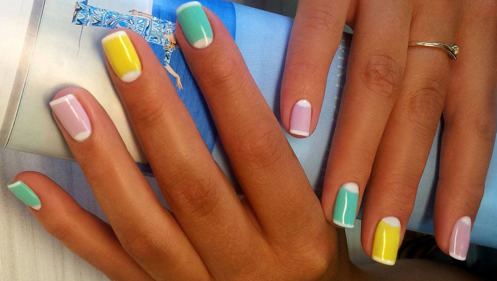 35 Summer French Tip Nails You’ll Love