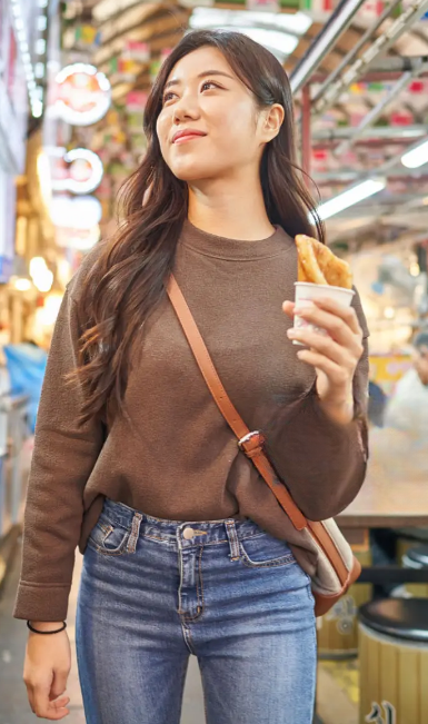 The Night Market Adventure - Street Style Korean Fashion