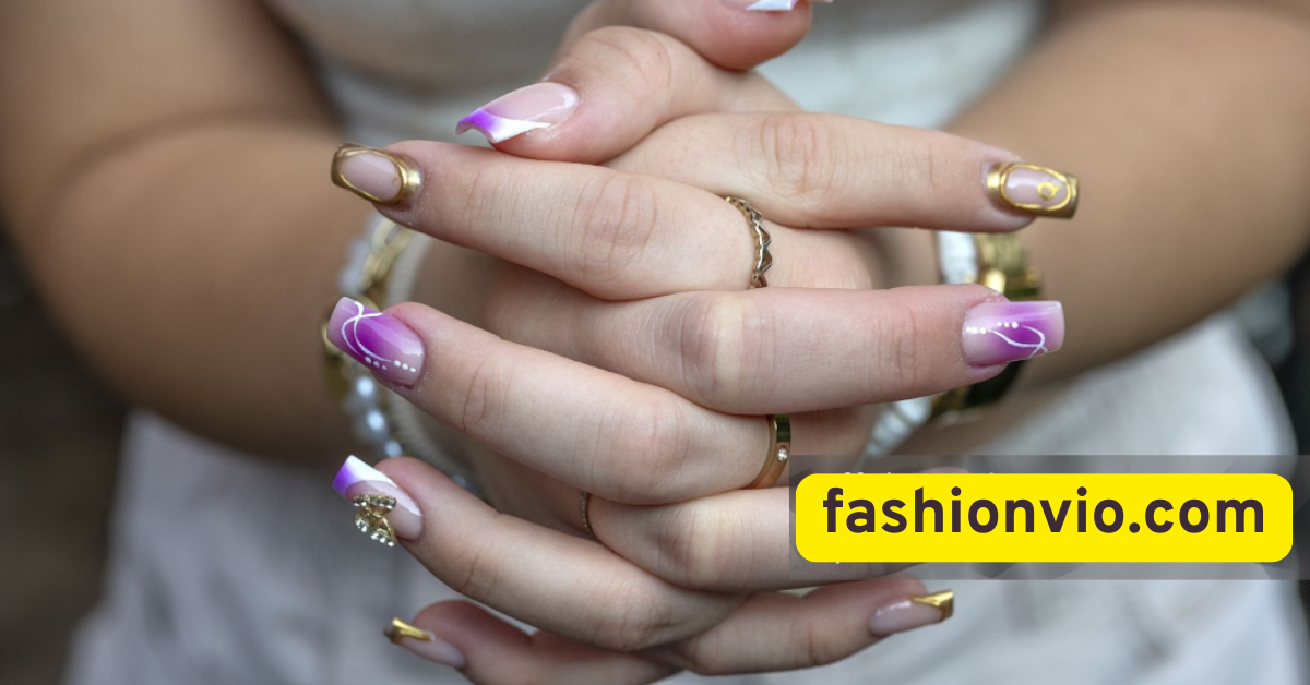 30-gold-french-tip-nail-designs-everyones-talking-about