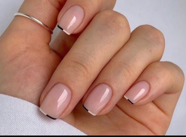 Micro French Tips november nails