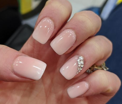 Subtle Ombre Blend short nails