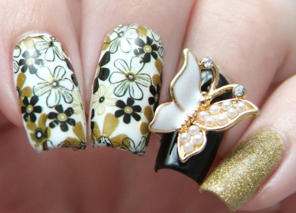 Hand-Painted Gold Florals White and Gold Nail
