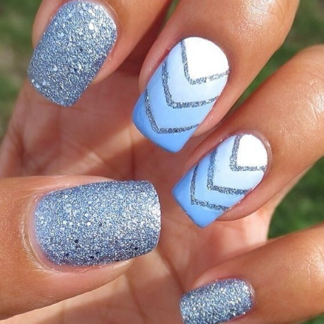 Glitter Line Art Light Blue Nails