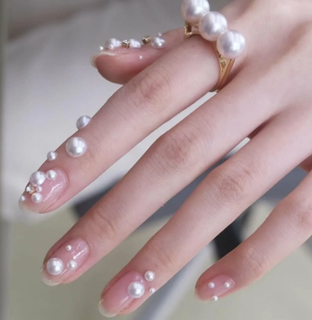 Micro Pearl Dots white fall nails