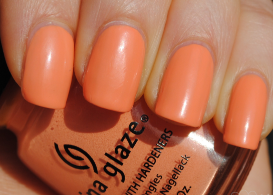 Peachy Keen Gradient orange summer nails