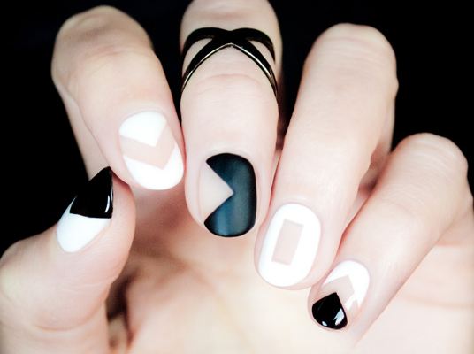 Negative Space Magic short nails