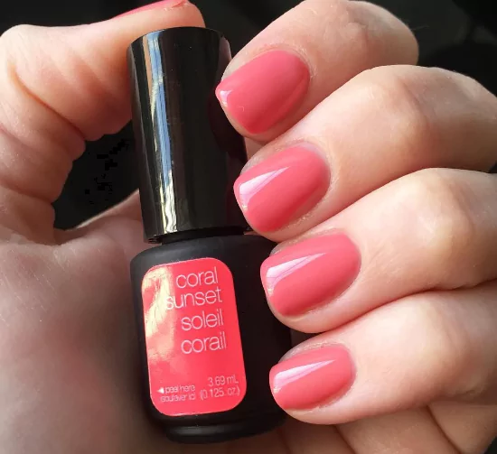 Coral Sunset: Sunset-inspired pink and orange gradient chrome nails for golden-hour manicures