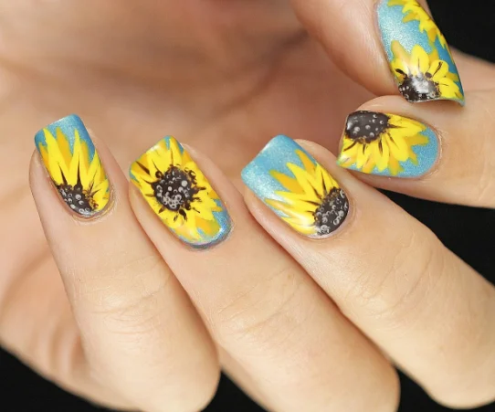 Pure White Canvas Revolution Sunflower Nail