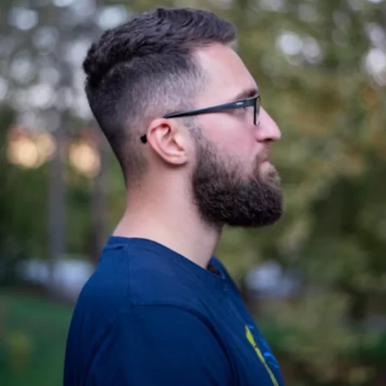 Medium Fade with Natural Top
modern men’s grooming, effortless hairstyles men