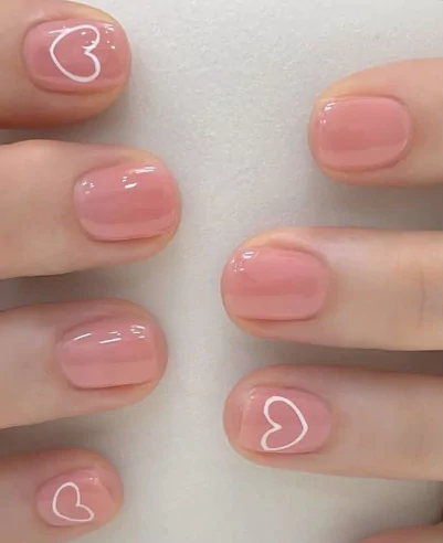 Korean blush nails, aura nails trend, baby-core nails,