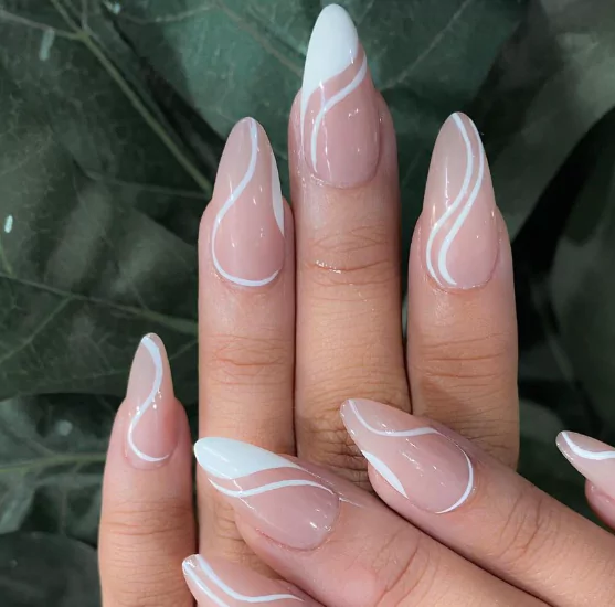 Swirled French Tips
chic fall nail trends