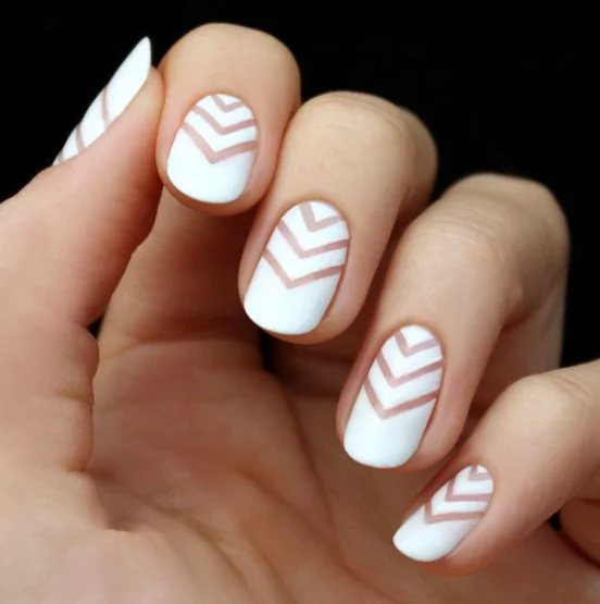 Geometric Line Art
chic fall nail trends