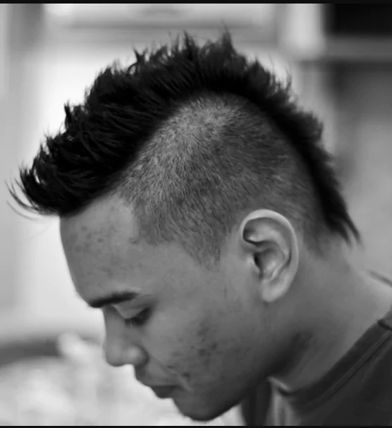 Mohawk Adaptation
best hairstyles for thinning hair, male pattern baldness styles