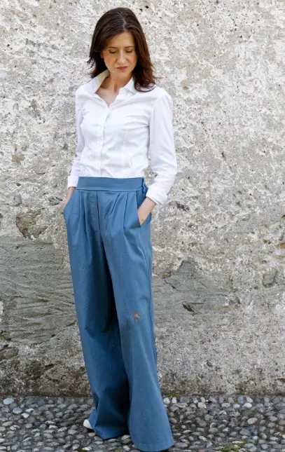 High-Waisted Wide-Leg Trousers + Fitted Blouse: Channel Your Inner Boss Babe SpringOutfitsForCurvyGirls