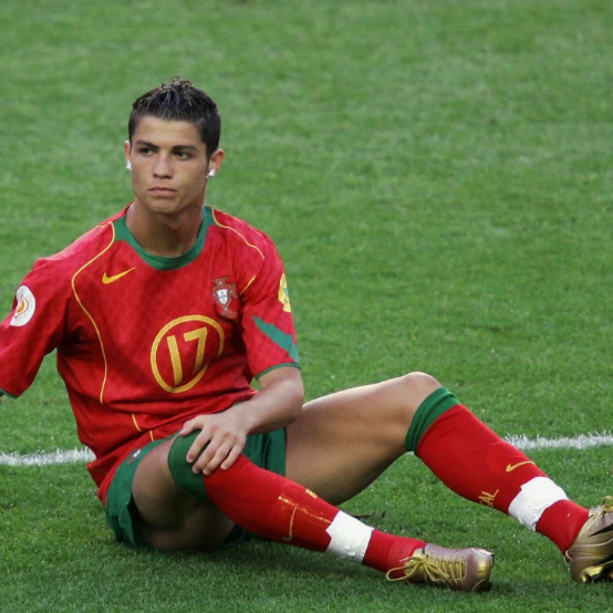 2004 – Euro 2004 Textured Crop Revolution
Cristiano Ronaldo haircuts, haircuts of Ronaldo, Ronaldo hairstyle evolution