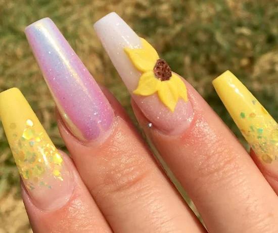 Milky Pink Phenomenon Sunflower Nail