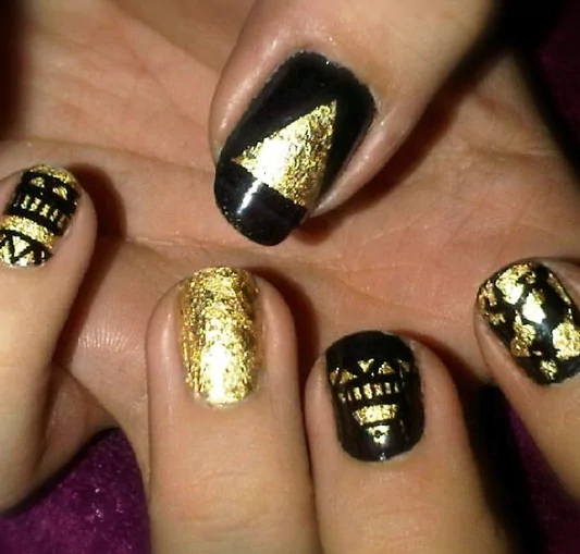 Fall Gold Leaf Patterns BoldNailLooks ElegantNailStyles SparklyNailInspo