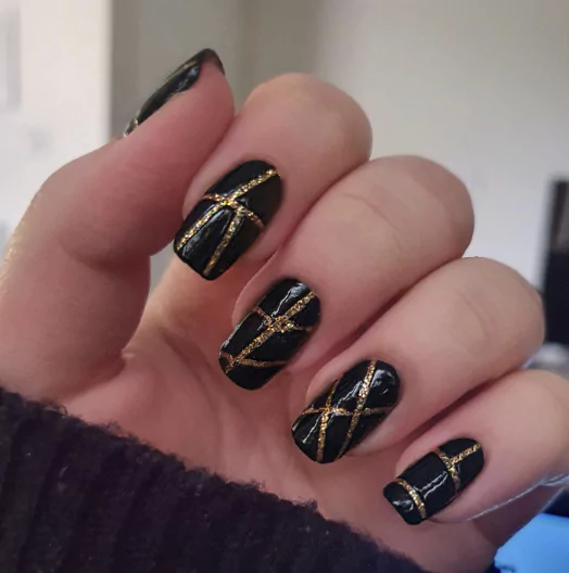 Black Base with Gold Geometric Lines BlackGoldManicure