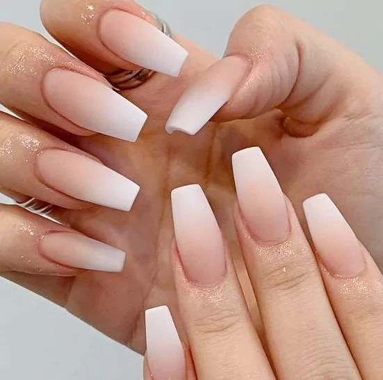 Matte White Ombré
cozy fall manicure
