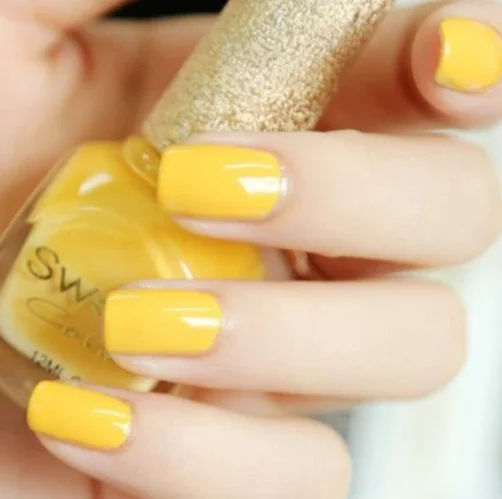 Pale Sunshine SummerNails yellow nail