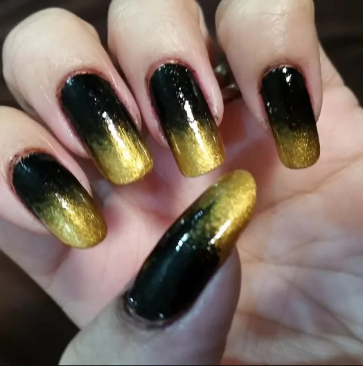 Gold Gradient Ombre BlackGoldManicure