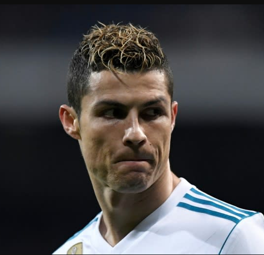 2010 – World Cup Zig-Zag Controversy That Broke the Internet
Ronaldo signature look, Ronaldo fade haircut, Ronaldo undercut