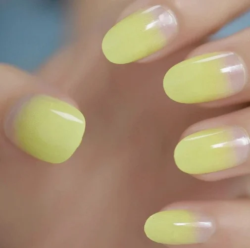 Gradient French YellowManicure yellow nail