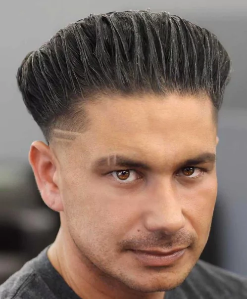 High Taper Blowout
blowout men's hairstyle
Blowout taper